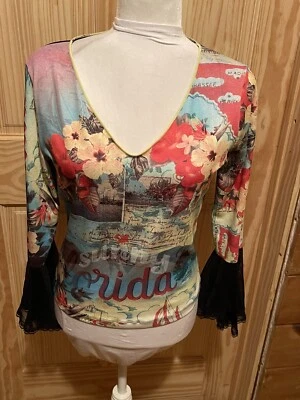 Love Amour Art Graphic Multi Manga Longa Recorte Traseiro ~ Mangas Flutter Tamanho L/3 - Imagem 1 de 4