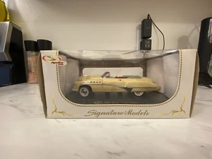 Signature Models. 1949 Buick Roadmaster . Die-Cast. 1/32nd Scale. - Picture 1 of 6