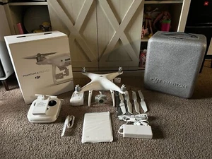 DJI Phantom 4 Pro V2.0 Drone Quadcopter Unactivated - Picture 1 of 5