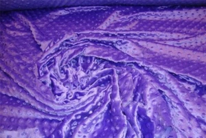 Minky Grübchen Punkte weicher Kuschelstoff Meterware 60" breit - lila - Bild 1 von 1