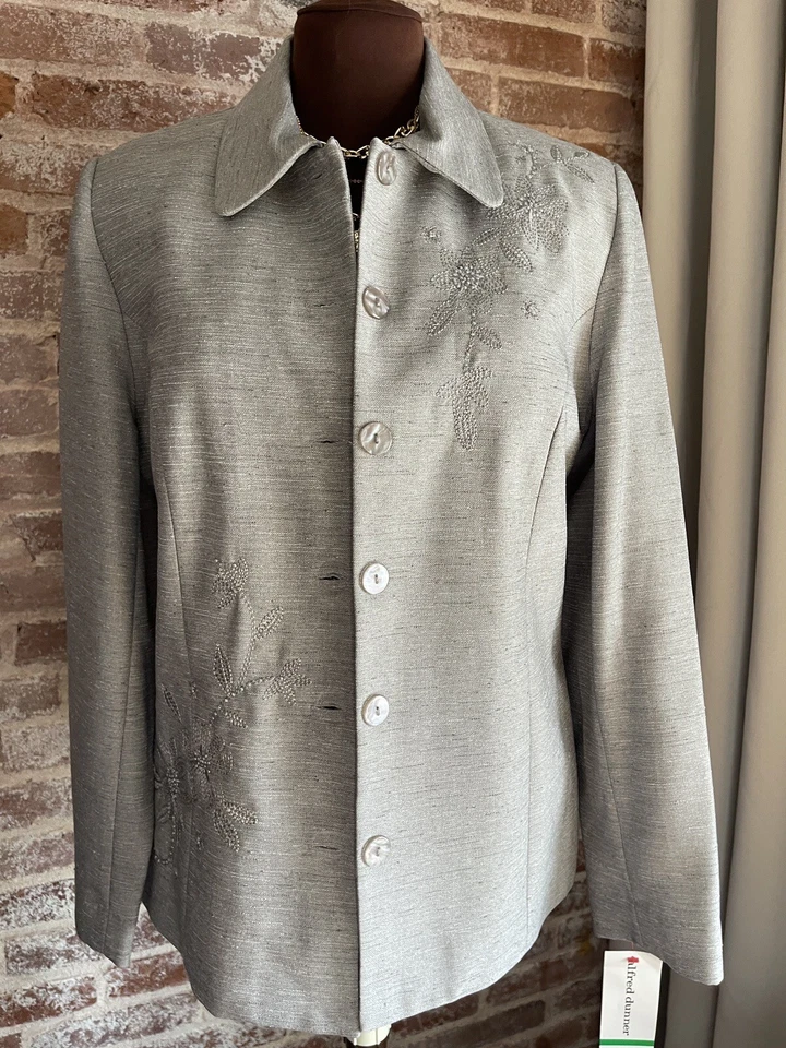 ¡Nuevo! Chaqueta Blazer Alfred Dunner Gris Tejida Flor Bordada Abotonada Talla 10 Foto 1 de 4