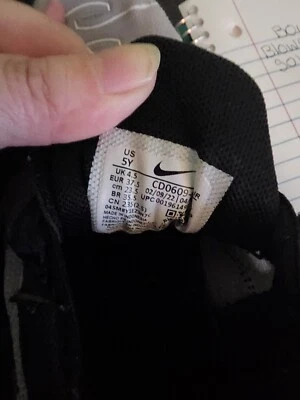 Talla 5Y- Nike Air Max Plus Plateado Negro Blanco Foto 1 de 4