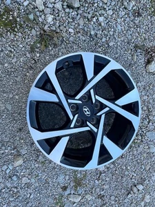 one Hyundai Kona 2022 2023 18" OEM Wheel Rim 52910J9800 52910J9800 - Picture 1 of 6