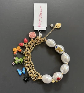 Betsey Johnson Faux Pearl Stretch Garden Charm Bracelet Butterfly Frog Flower - Picture 1 of 6