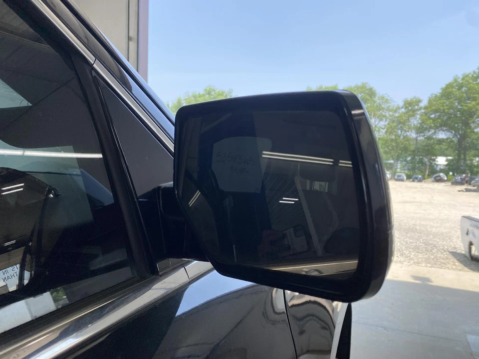 Used Right Door Mirror fits: 2016 Gmc Yukon xl 1500 power w/turn signal opt DL3 - Image 1 of 4