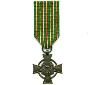 1027 ZWEITER WELTKRIEG POLNISCHES VERDIENSTKREUZ ZENTRALLITAUEN ARMEE NACHBILDUNG POLEN  - Bild 1 von 4