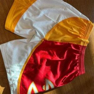 Mitchell & Ness Atlanta Hawks 1986-87 Swingman Shorts Red/Yellow Vintage Replica - Picture 1 of 8