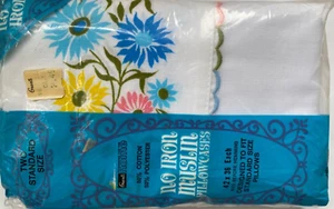 Colorful Flowers Cottage Core Vintage Set of 2 Standard Pillowcases NWT - Picture 1 of 3