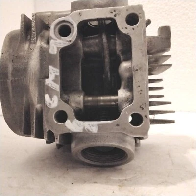 Culata Honda CL90 CM91 CT90 con válvulas 12200-028-100 Foto 1 de 4