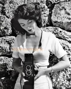Hi-Res BUNNY YEAGER Rolleiflex Self Portrait ** Pro Pigment Photo (8.5"x11") - Picture 1 of 1