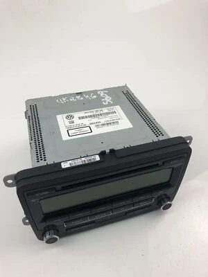 UK2846 VW CD RADIO CONTROL 1K0035186AA [PIN/CODE NON INCLUSO] - Immagine 1 di 4