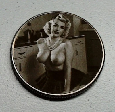 Pin Up en De Colección Cocina Revestida Cuarto Superficie Grabado Hobo Níquel/Ficha de Amor Foto 1 de 2