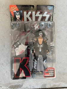 GENE SIMMONS ULTRA ACTIONFIGUR KISS BY MCFARLANE TOYS 1997 NEU! - Bild 1 von 1