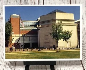 United States Holocaust Memorial Museum Washington D.C. Postcard - Picture 1 of 4