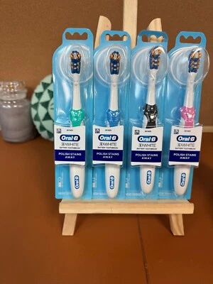 Cepillo de dientes eléctrico Oral-B 3D blanco acción batería - Elige un color Foto 1 de 2