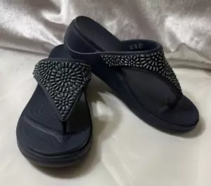 Sandali donna Crocs Monterey Diamante zeppa infradito misura 7 perizoma blu Sunburst - Foto 1 di 11