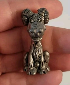 Goofy Silly Ram Ziege Figur in Zinn Silber Farbe Miniatur - Bild 1 von 10