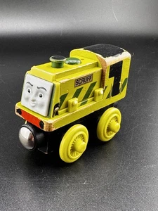 Thomas Ferrovia in Legno 2012 Scruff Train Motore Molti Usura Mattel - Foto 1 di 8
