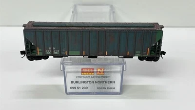 Micro-Trains N 099 51 230 BN weathered Evans 3 bay covered hopper #456438 - Image 1 of 2