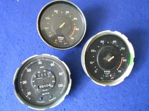 Original Smiths Lot of 3 Cores 2 Tachometers  1 Speedoemeter Triumph TR250 TR6 - Picture 1 of 6