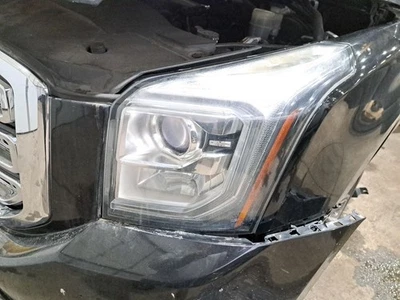 Conjunto de faros laterales del conductor Lh 2015 Yukon XL 1500 SKU#4299148 Foto 1 de 4