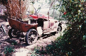 Vintage 1923 Buick McLaughlin Coupe Sedan Photographs Rusty Relic Car Barn Find - Picture 1 of 2