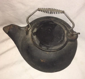Antique Cast Iron Tea Pot Kettle Swivel Lid & Handle - Picture 1 of 4