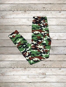 Women’s Leggings Green Camouflage Size S/M NWT Stretchy Buttery Soft High Waist - Picture 1 of 6