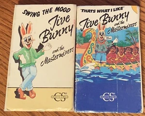 JIVE BUNNY & THE MASTERMIXERS - 2 RARE USA CASSETTE SINGLES FROM 1989/1990 - Picture 1 of 2
