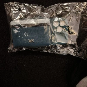 Michael Kors wallet phone case with crossbody strap - Picture 1 of 5
