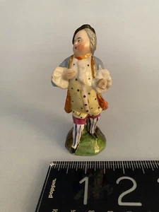 ANTICA STATUINA porcellana Staffordshire XVIII e XIX secolo - altezza 3 e 3/4 pollici - Foto 1 di 9