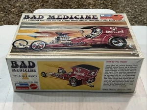 MONOGRAM BAD MEDICINE ORIGINAL FACTORY SEALED KIT! #6055! CIRCA 1970! VMCP! - Picture 1 of 6