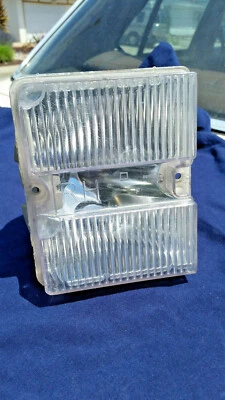 Cadillac deVille 1974 sedán cupé Fleetwood Brougham Calais diestro marcador lateral bordillo Foto 1 de 4