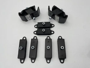 Suzuki lj 80 set of mountings engine , gear box and transfer case all set - Picture 1 of 7