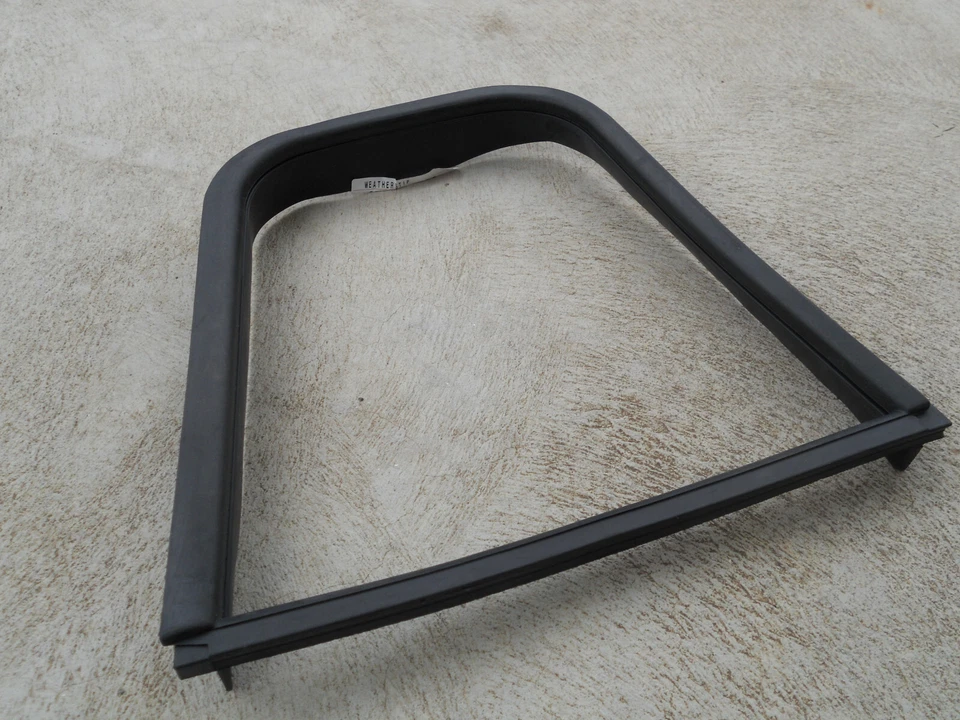 Toyota RA25 RA28 Celica faixa meteorológica janela traseira quarto LHS NOVA 62742-14020 - Imagem 1 de 1