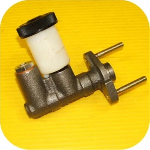 Clutch Master Cylinder Mazda 929 Sedan 3.0 V6 88-89 - Picture 1 of 4