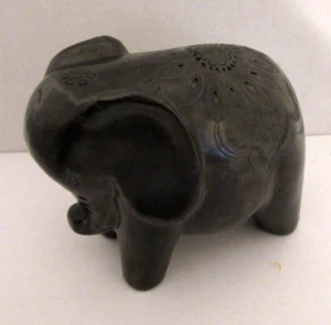 Oaxaca Black Clay Pottery Elephant Mexico - Picture 1 of 9