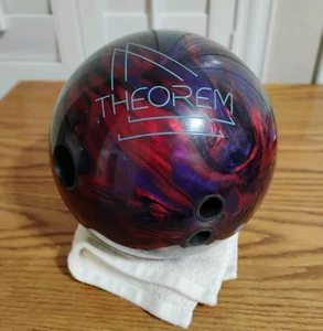 Pista: Teorema - 15 libbre. Palla da bowling - usata per circa 30 giochi - Foto 1 di 10