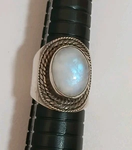 Anillo vintage de plata esterlina 925 cabujón arco iris piedra lunar talla 7,5 - Imagen 1 de 10