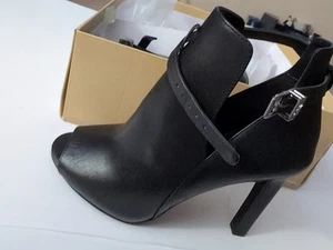 Bota Michael Kors Mujer Talla 5.5M Lawson Logo Cuero Punta Abierta Negra - Imagen 1 de 10