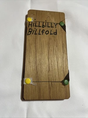 Billetera Hillbilly de madera, regalo mordaza, madera novedosa, dinero Foto 1 de 4