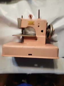 Máquina de coser de metal de juguete Casige años 50 - Imagen 1 de 5