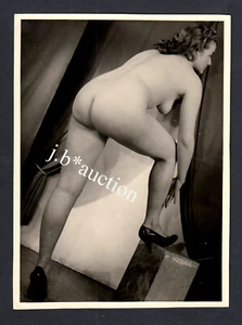 HÜBSCHE JUNGE FRANZÖSIN POSIERT NACKT IM STUDIO / AKTFOTO * Vintage Foto um 1960 - Bild 1 von 2