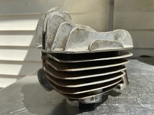 83 Kawasaki Kdx80 Complete Cylinder Head Jug - Foto 1 di 9