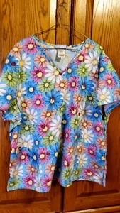 S B Scrubs Top 2xl Short Sleeves, 27 In. Arm Pit To Arm Pit, Blue Floral (B12) - Picture 1 of 4