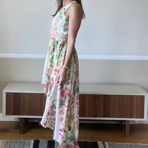Lovers + Friends Foxy High Low Maxi, White Floral, Cut Out, Sleeveless, Small - Picture 1 of 15