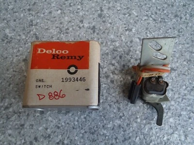 68 ONLY C3 Corvette Brake Light Lamp Switch & Bracket--GM #1993446/D886--NOS - Image 1 of 4
