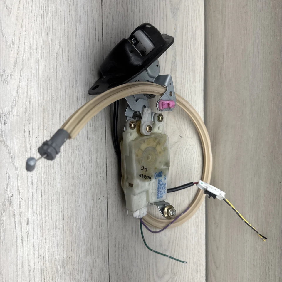 Nissan XTerra Trunk Tail gate Liftgate Lock Latch Actuator 2005-2015 OEM - Image 1 of 4