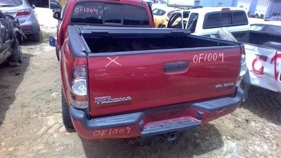 Luz de conducción usada se adapta a: Toyota Tacoma 2010 parachoques antiniebla montado grado A Foto 1 de 4
