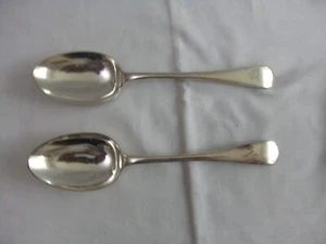 2 x VINTAGE SILVER PLATED SERVING SPOONS WILLIAM PAGE, SHEFFIELD Length 22 cm - Picture 1 of 10